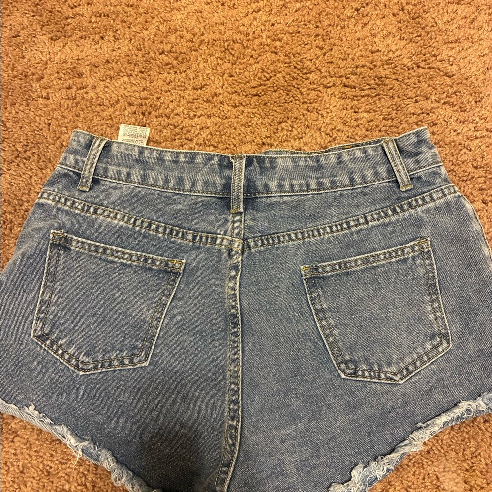 SHEIN Blue Denim Shorts with Daisy Embroidery - Picture 2 of 3